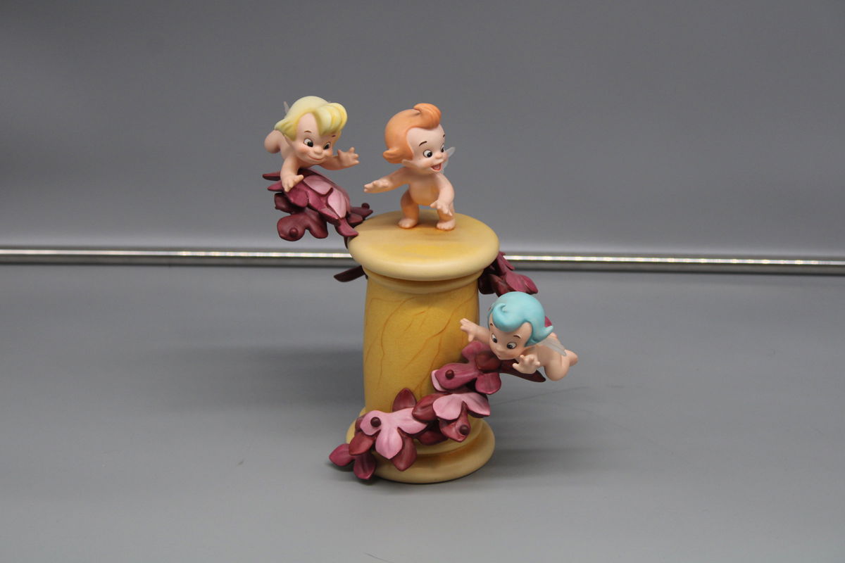 WDCC Disney Fantasia “Love’s Little Helpers” – Cupids on Pillar