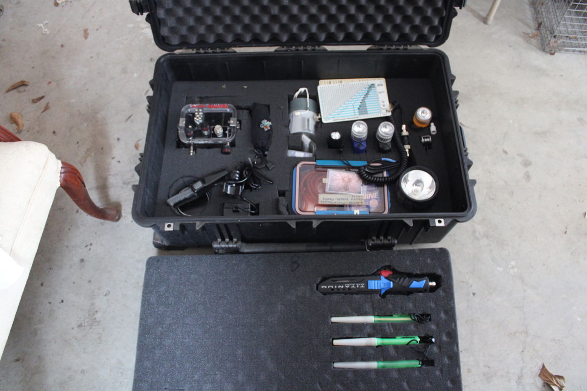 scuba diving accessory and underwater photography kit